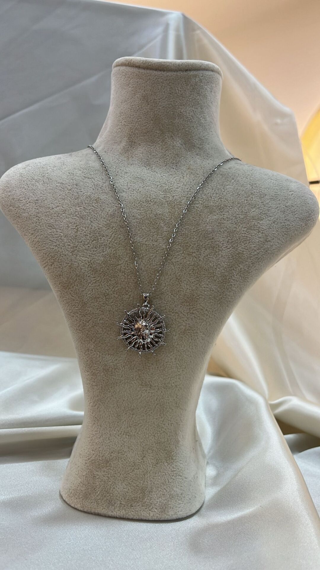 Aurora Güneş Kolye